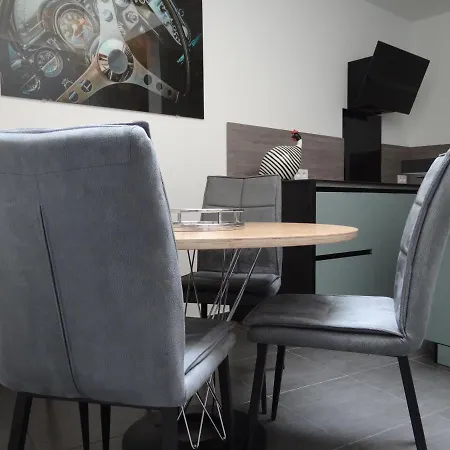 Vakantiehuis Le 4 *